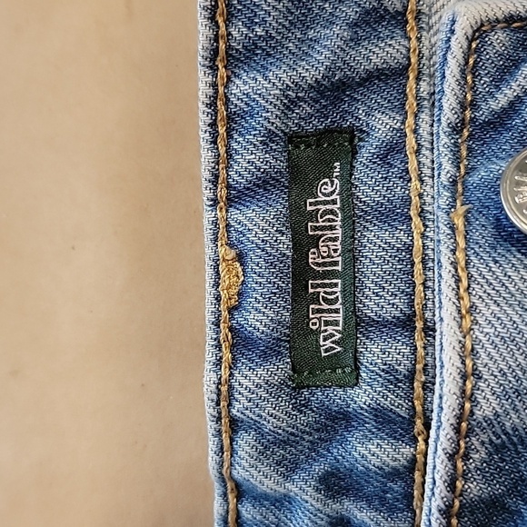 wild fable Size 6 Highest Rise Mom Shorts Denim w/ Embroidered Happy on Pocket - Picture 9 of 13